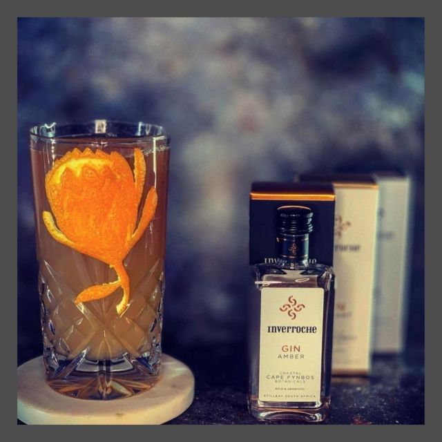 Oh, yes. We need a 'Amber Winter Warmer'

•⁣⁣⁣⁣⁣50ml Inverroche Amber Gin
•⁣⁣⁣⁣⁣30ml Homemade Spiced Apple Juice
•⁣⁣⁣⁣⁣Top with Soda
•⁣⁣⁣⁣⁣Garnish with Cinnamon Stick and Apple Slice

Homemade Spiced Apple Juice
•⁣⁣⁣⁣⁣Heat on the stove
•⁣⁣⁣⁣⁣1 Clove
•⁣⁣⁣⁣⁣1 Cinnamon Stick
•⁣⁣⁣⁣⁣Peel of 1 large Orange
•⁣⁣⁣⁣⁣Peel of 1 large Lemon
•⁣⁣⁣⁣⁣Small knob of fresh ginger finely sliced
•⁣⁣⁣⁣⁣1 litre cloudy apple juice

📷 @two_gindependent_women
•⁣⁣⁣⁣⁣
•⁣⁣⁣⁣⁣
@inverroche_uk #Inverroche #Inverrochegin #classicgin #ambergin #friendsofinverroche#fynbos
#fynbospioneers #G&T #ginoclock #southafricangin #southafrica #cocktailtime #ginlover#Inverroche #Inverrochegin #classicgin #ambergin