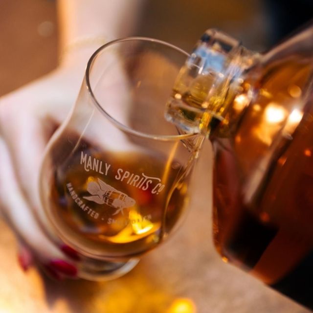 🥃 Pour yourself a winter warmer this weekend with @coastalstonewhisky 🥃 

Whatever the weather, enjoy a taste of Australian sunshine with our new Coastal Stone whisky, barrelled by the sea 🌊

There are two expressions from the "Element Series" currently available in the UK…

🥃 Bourbon cask 
🍷 Shiraz cask 

Find them both on @masterofmalt through the link in our bio 👌

#coastalstone #manlyspiritsuk #manlyspiritsfamily #craftspirit #australianproduce #manly #manlybeach #whisky #australia #craftspirt #singlemalt #newworldwhisky #australianwhisky #whiskyuk #whiskylover #whiskyloveruk #ukwhisky #newwhisky #whiskybar #whiskycocktail #ukwhiskybar #masterofmalt